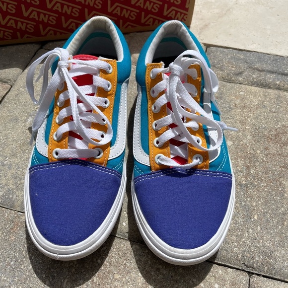 Van’s “off the walls” - Picture 3 of 9